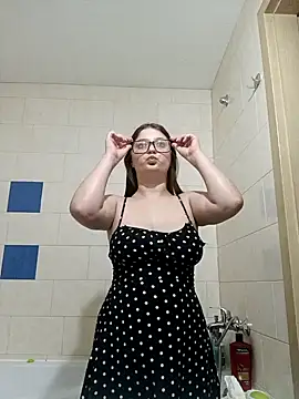 Snapshot of kila_lo chatting on January 10, 12:58 pm kila lo online show from January 10, 12:58 pm