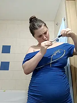 Snapshot of kila_lo chatting on January 27, 12:12 am kila lo online show from January 27, 12:12 am