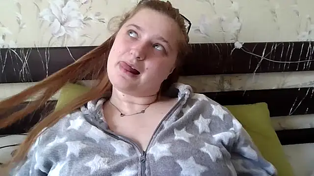 kila lo online show from April 16, 10:49 am