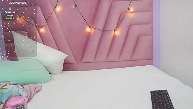 hornybarelylegalgirl online show from June 19, 12:09 pm