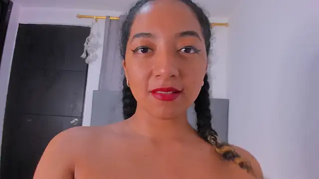 Snapshot of NAHOMI_MILLER chatting on February 16, 11:37 pm NAHOMI MILLER online show from February 16, 11:37 pm