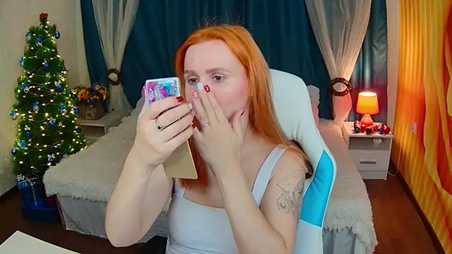 Snapshot of AliceBYKiss chatting on December 24, 12:33 pm AliceBYKiss online show from December 24, 12:33 pm