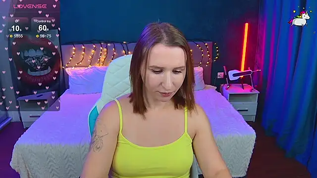 AliceBYKiss online show from December 5, 1:25 am