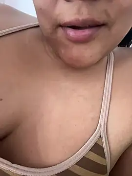 Snapshot of kiyomi-amour chatting on December 27, 12:18 am kiyomi-amour online show from December 27, 12:18 am