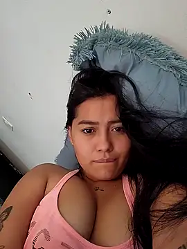 Snapshot of Val_clarck chatting on December 5, 2:44 pm Val clarck online show from December 5, 2:44 pm