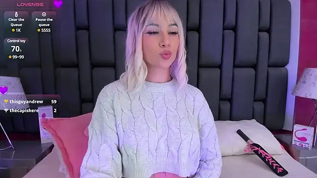 Snapshot of MadissonRey chatting on January 20, 4:45 pm MadissonRey online show from January 20, 4:45 pm