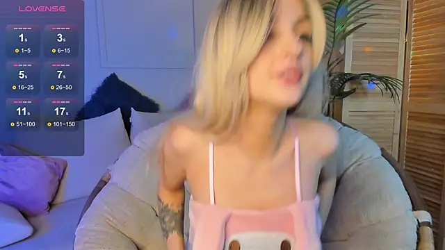 Snapshot of Katty_Lights chatting on December 14, 6:02 am Katty Lights online show from December 14, 6:02 am