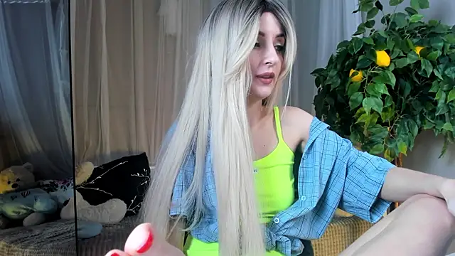 Snapshot of Katty_Lights chatting on January 27, 2:13 pm Katty Lights online show from January 27, 2:13 pm