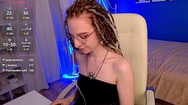 VioletShine online show from January 10, 7:54 pm