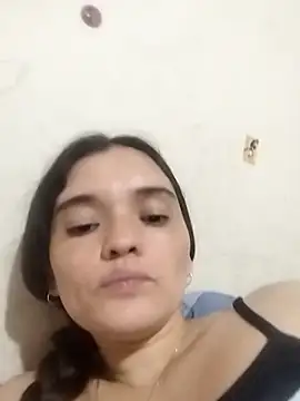 Snapshot of DannaMishellx_ chatting on February 9, 3:32 am DannaMishellx online show from February 9, 3:32 am