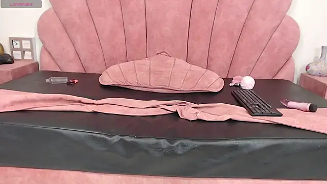Candy Bony online show from July 6, 1:19 pm