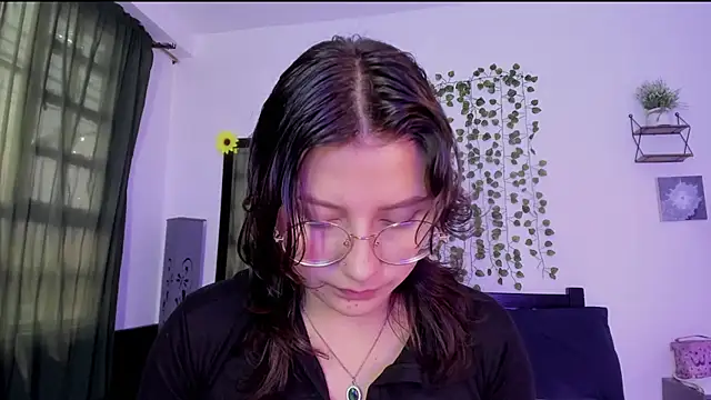 Noellesable online show from January 14, 5:45 pm