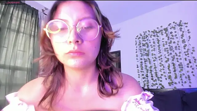 Noellesable online show from February 1, 5:58 pm