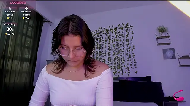 Noellesable online show from February 20, 6:35 pm