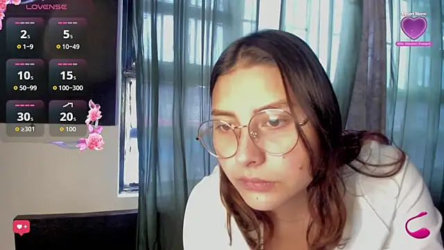 Noellesable online show from October 8, 5:21 pm