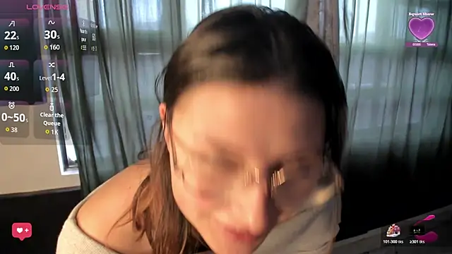 Noellesable online show from October 28, 5:15 pm