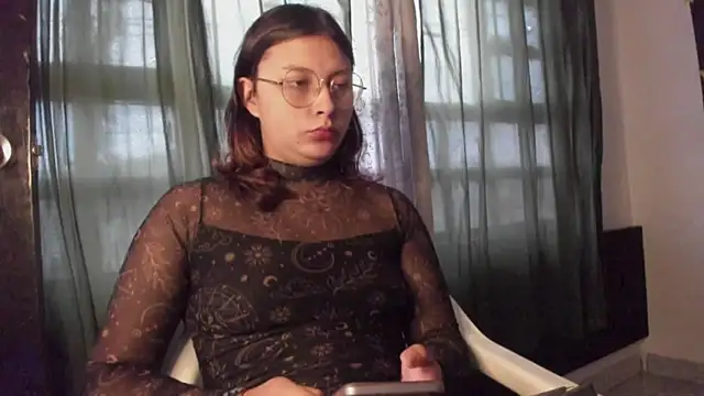 Noellesable online show from November 12, 5:24 pm