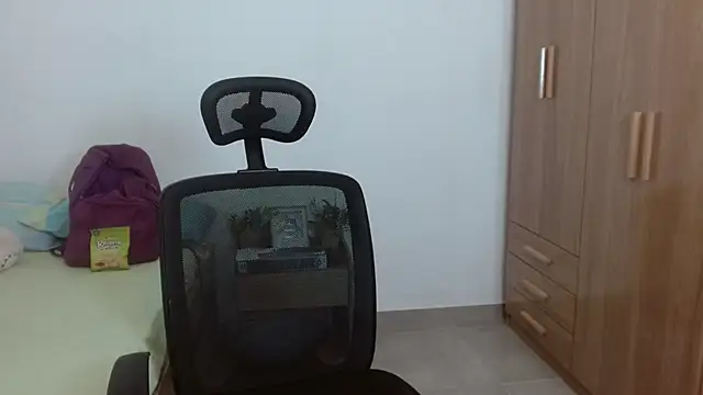 diamondGirl online show from March 16, 4:20 am