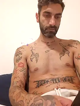 Snapshot of Italian69am chatting on September 27, 2:44 pm Italian69am online show from September 27, 2:44 pm