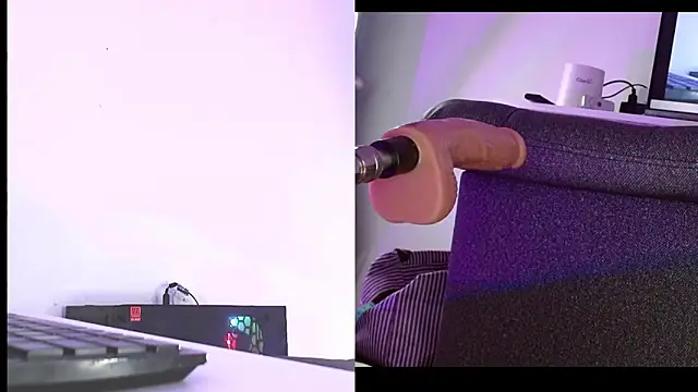 Snapshot of carolina-7 chatting on February 13, 1:23 am carolina-7 online show from February 13, 1:23 am