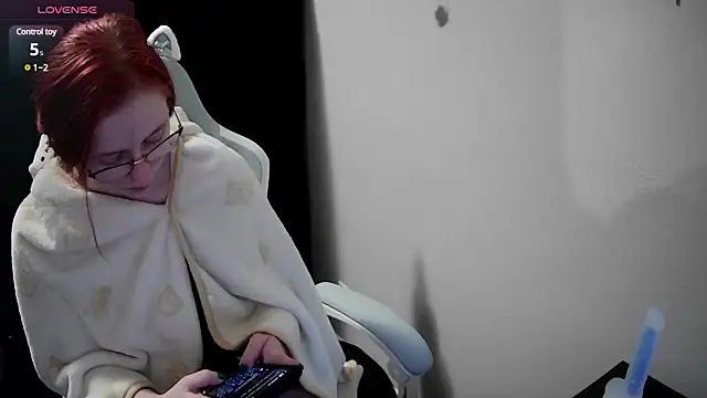 LilyFoxxx online show from December 28, 5:23 am