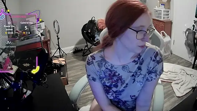 LilyFoxxx online show from September 12, 3:17 am