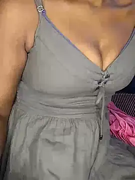 Aaliyalove1 online show from February 8, 9:25 pm