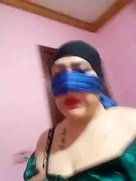 Snapshot of Osha10 chatting on December 5, 1:17 pm Osha10 online show from December 5, 1:17 pm