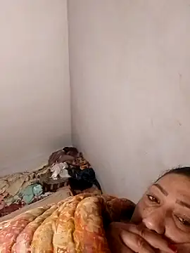 Snapshot of Osha10 chatting on December 11, 11:21 pm Osha10 online show from December 11, 11:21 pm