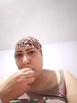 Snapshot of Osha10 chatting on December 13, 12:06 pm Osha10 online show from December 13, 12:06 pm