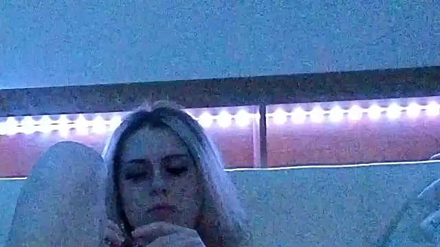nicole77745 online show from May 21, 9:11 pm
