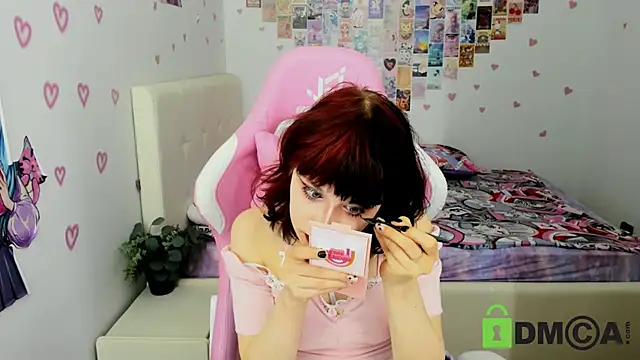 Snapshot of ElizaNik_ chatting on December 12, 1:53 am ElizaNik online show from December 12, 1:53 am