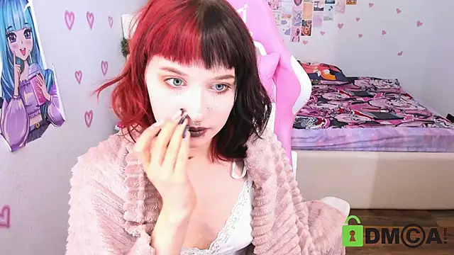 Snapshot of ElizaNik_ chatting on January 4, 4:33 am ElizaNik online show from January 4, 4:33 am