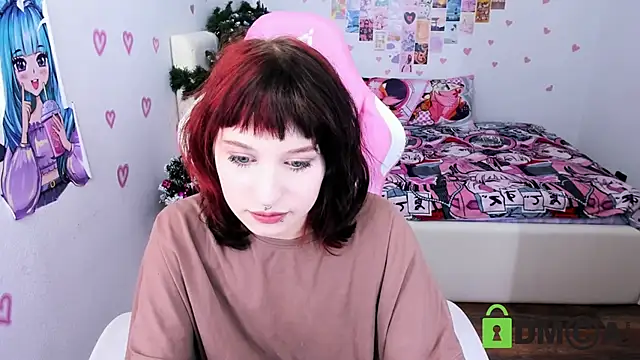 Snapshot of ElizaNik_ chatting on January 5, 12:20 am ElizaNik online show from January 5, 12:20 am