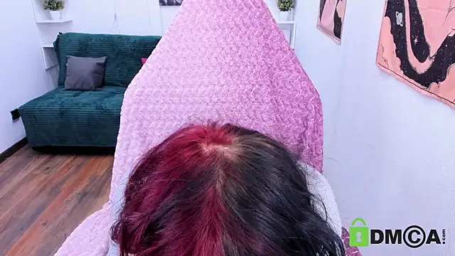 Snapshot of ElizaNik_ chatting on March 17, 5:45 am ElizaNik online show from March 17, 5:45 am