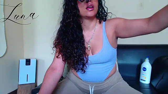 Lunavega1 online show from April 7, 7:03 pm