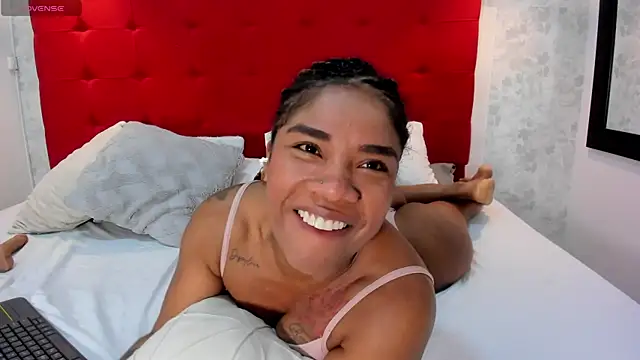 Snapshot of SilvannaFit chatting on February 5, 3:31 pm SilvannaFit online show from February 5, 3:31 pm