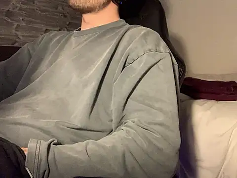 taallguyy 196 online show from March 17, 7:04 pm