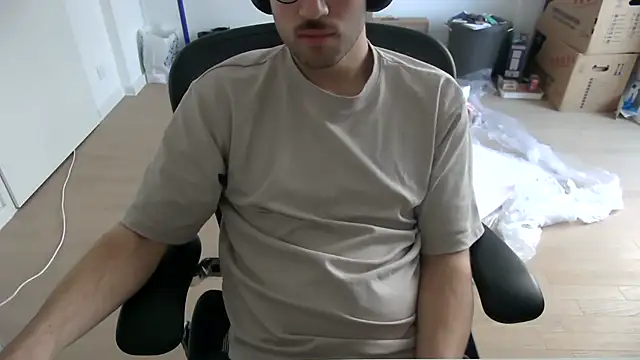 taallguyy 196 online show from March 10, 6:40 am