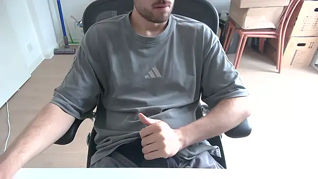 taallguyy 196 online show from May 19, 1:28 pm