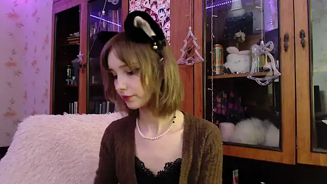 cloudgirrl online show from January 18, 8:09 pm