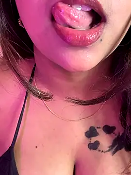 wildestcouplee online show from November 12, 3:45 pm