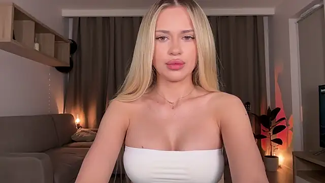 Snapshot of Julia_RL chatting on September 16, 8:32 pm Julia RL online show from September 16, 8:32 pm