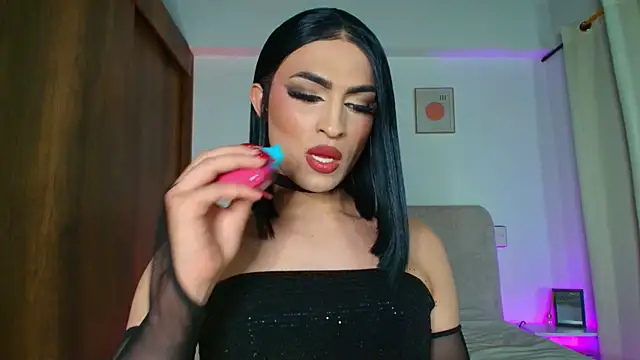 Snapshot of KarolPorttela chatting on October 3, 12:18 am KarolPorttela online show from October 3, 12:18 am