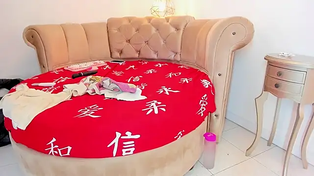 khloeblake online show from March 15, 10:35 am