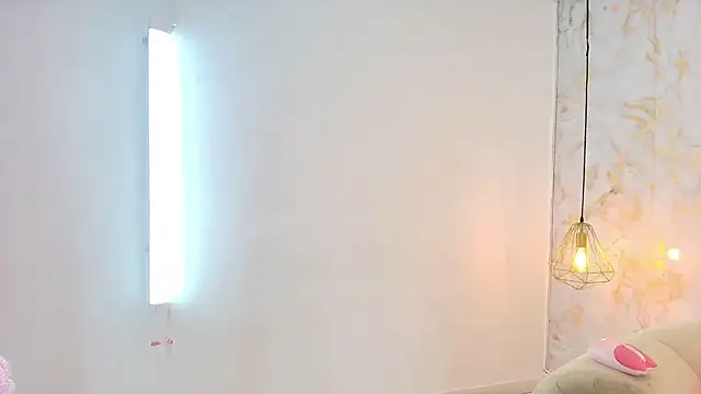 khloeblake online show from February 3, 6:40 am