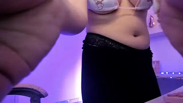 Snapshot of Francesca1_ chatting on December 14, 9:45 pm Francesca1  online show from December 14, 9:45 pm