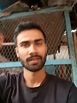 Snapshot of Skinny_Bigass_23 chatting on January 19, 9:01 am Skinny Bigass 23 online show from January 19, 9:01 am