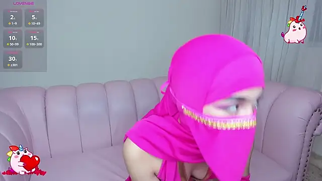 Aaliyah Salma online show from January 24, 7:28 pm