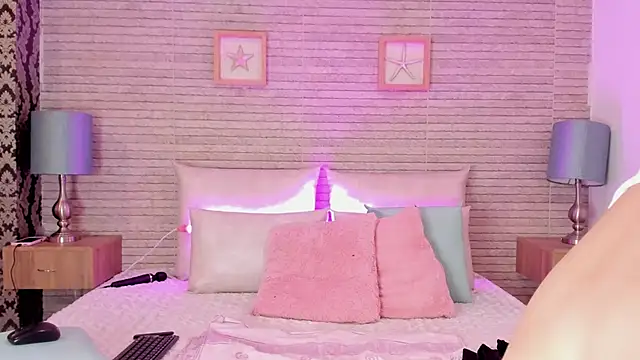 Snapshot of Catalinna_Thompson chatting on March 18, 12:03 pm Catalinna Thompson online show from March 18, 12:03 pm